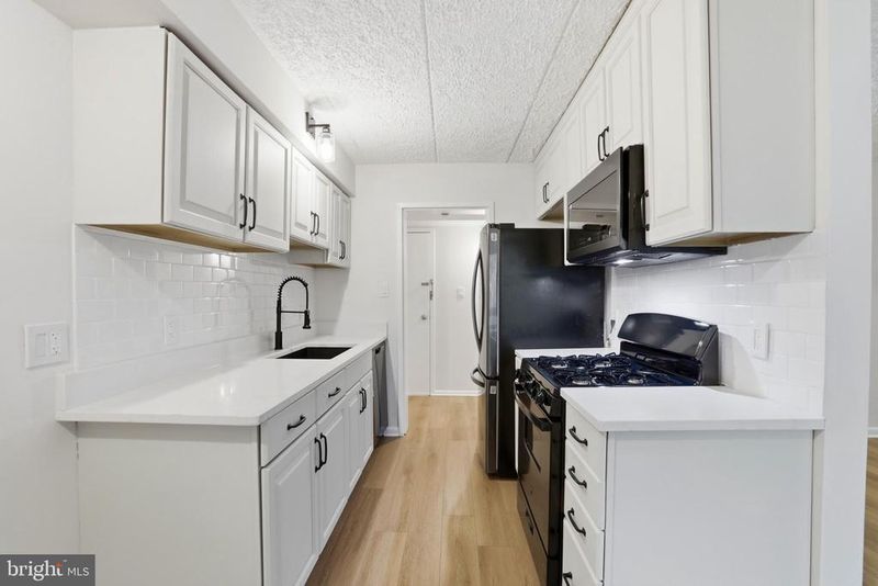 2313 Freetown Ct #20/11C, Reston, VA 20191