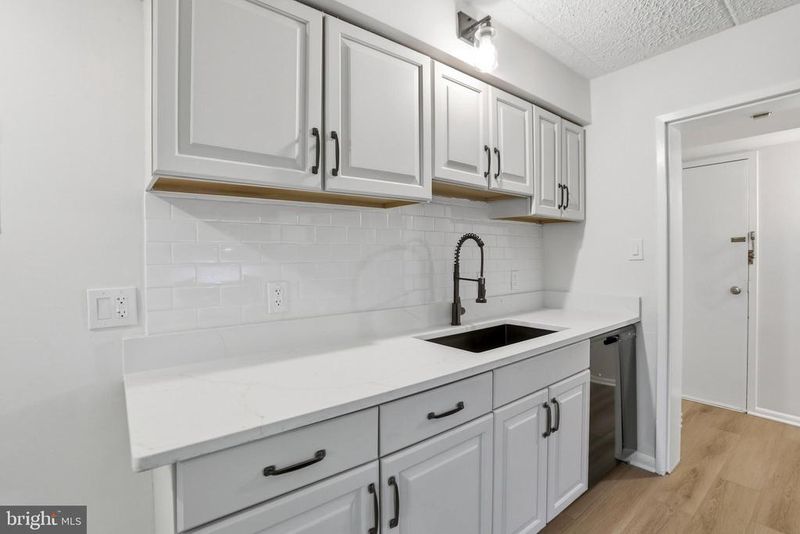 2313 Freetown Ct #20/11C, Reston, VA 20191