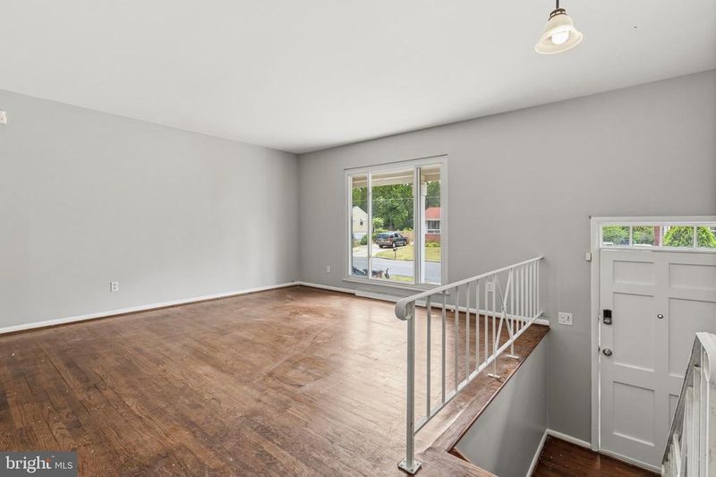 9644 Gwynndale Dr, Clinton, MD 20735