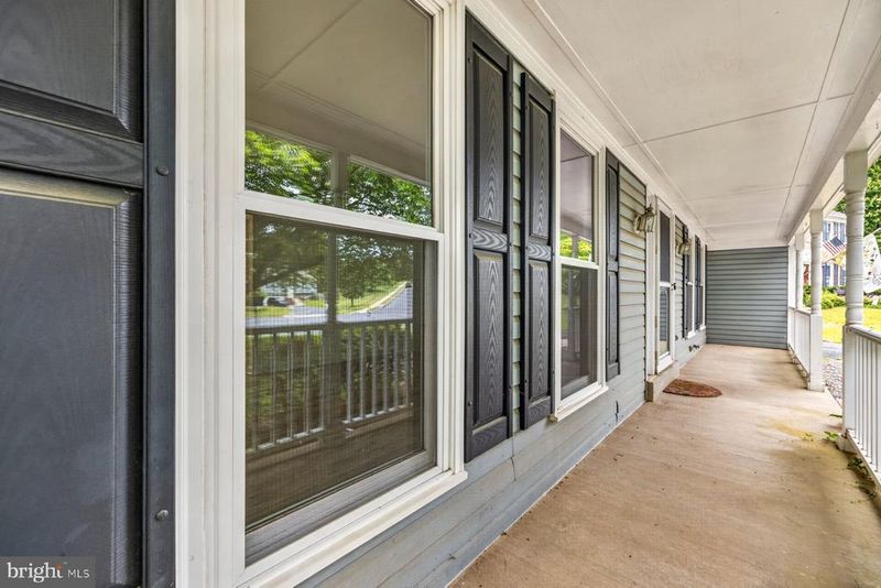 302 Spring Gate Ct, Mount Airy, MD 21771