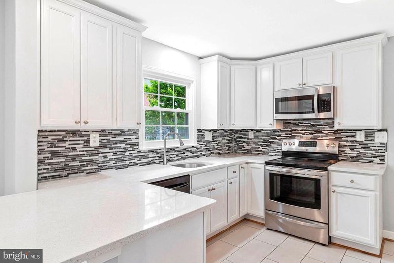 6450 Old Chesterbrook Rd, Mclean, VA 22101