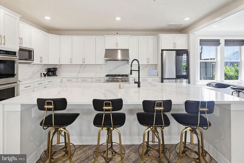 8693 Satinwood Dr, Frederick, MD 21704