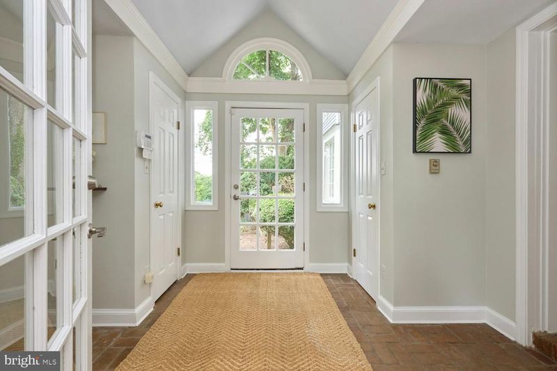 2603 Faber Ct, Falls Church, VA 22046