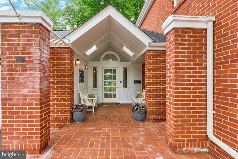 2603 Faber Ct, Falls Church, VA 22046