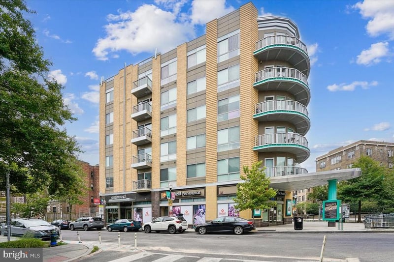 2550 17th St NW #403, Washington, DC 20009