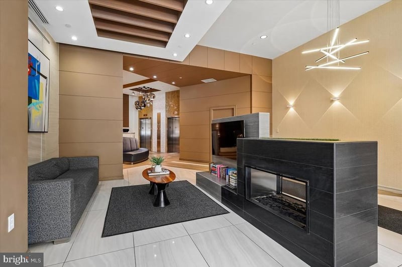 2550 17th St NW #403, Washington, DC 20009