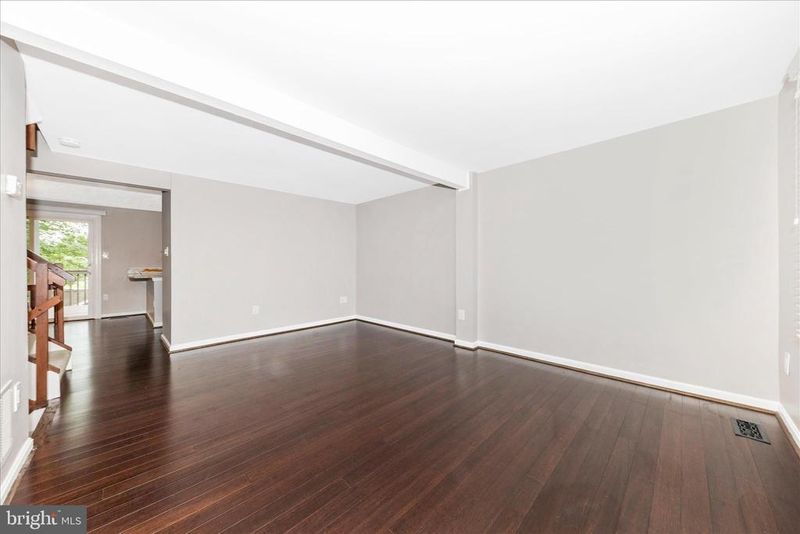 18048 Wagonwheel Ct, Olney, MD 20832