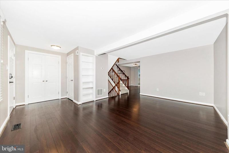 18048 Wagonwheel Ct, Olney, MD 20832