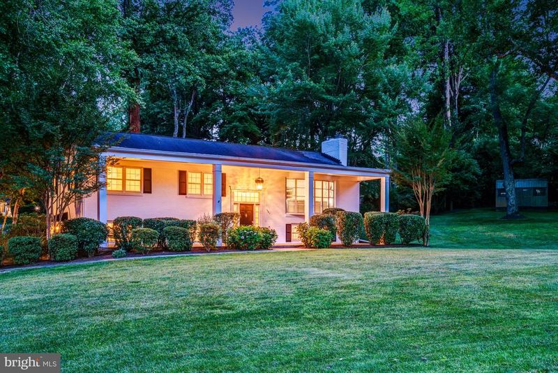 1521 Forest Villa Ln, Mclean, VA 22101