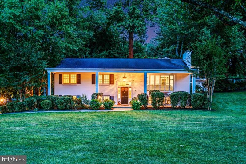 1521 Forest Villa Ln, Mclean, VA 22101