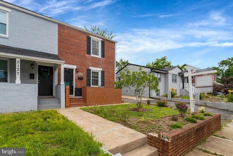 2139 S Oxford St, Arlington, VA 22204