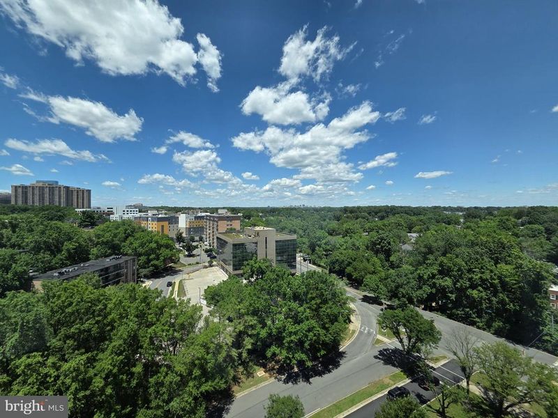 3101 N Hampton Dr #1011, Alexandria, VA 22302