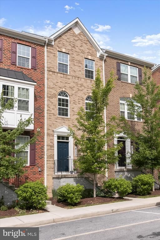4709 Crest View Dr, Hyattsville, MD 20782