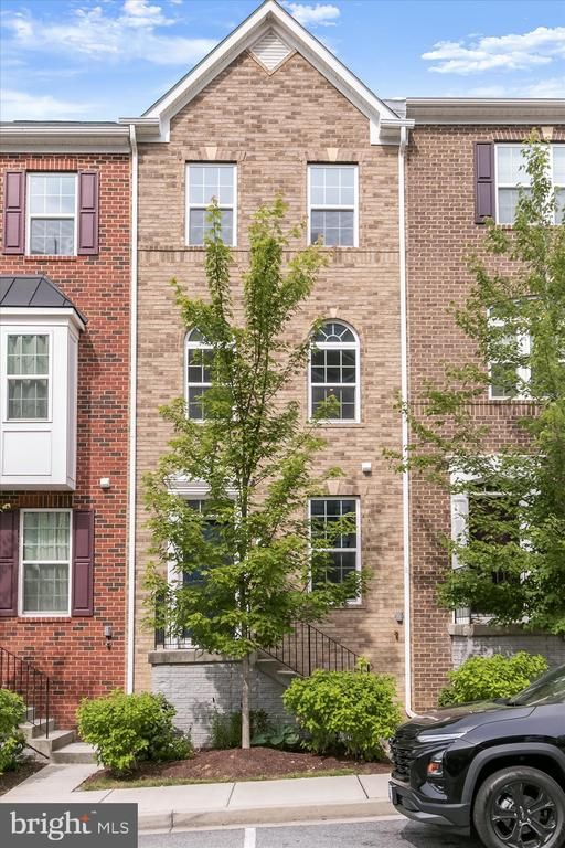 4709 Crest View Dr, Hyattsville, MD 20782
