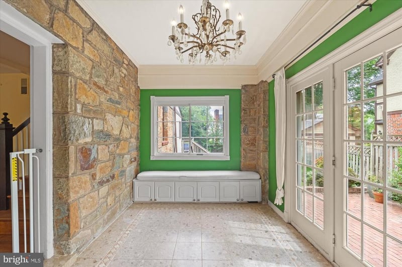 4613 Langdrum Ln, Chevy Chase, MD 20815
