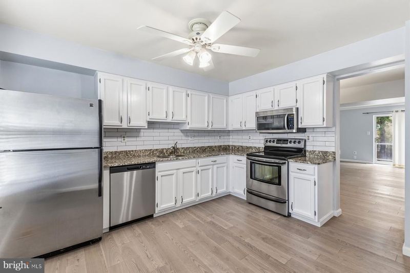 5205 Martinique Ln, Alexandria, VA 22315
