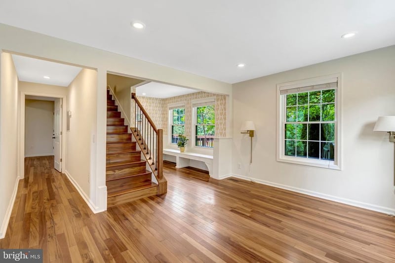 11520 Popes Head Rd, Fairfax, VA 22030