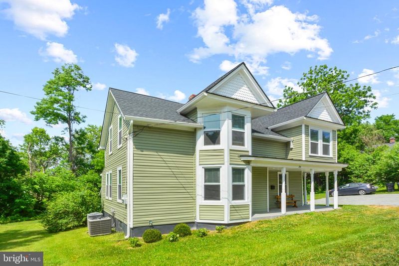 26 W Colonial Hw, Hamilton, VA 20158