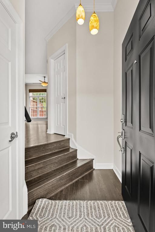 47690 Woolcott Sq, Sterling, VA 20165