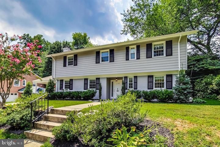 9408 Byeforde Rd, Kensington, MD 20895
