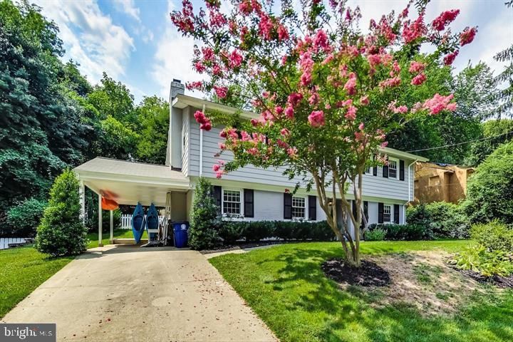 9408 Byeforde Rd, Kensington, MD 20895