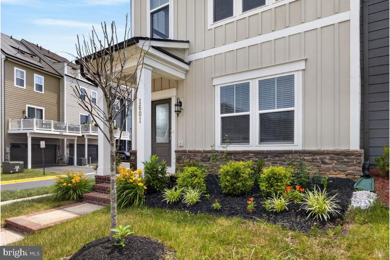1601 Grove Chestnut Rd, Dumfries, VA 22026