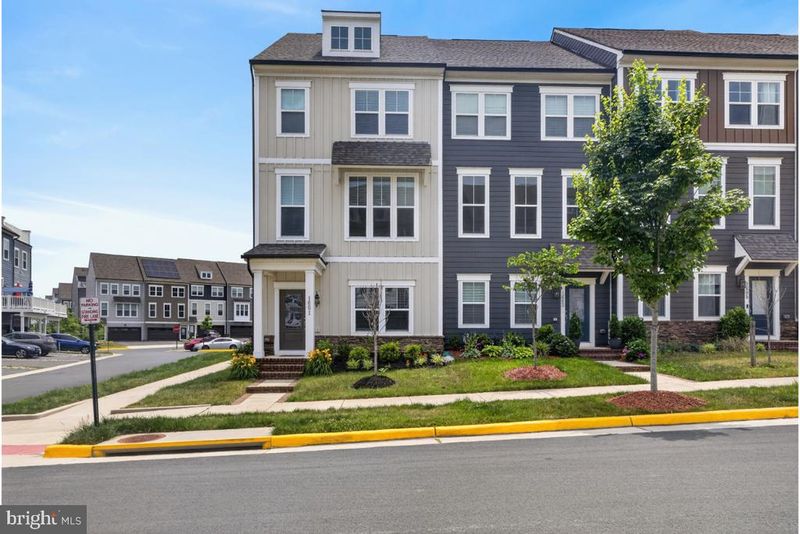 1601 Grove Chestnut Rd, Dumfries, VA 22026