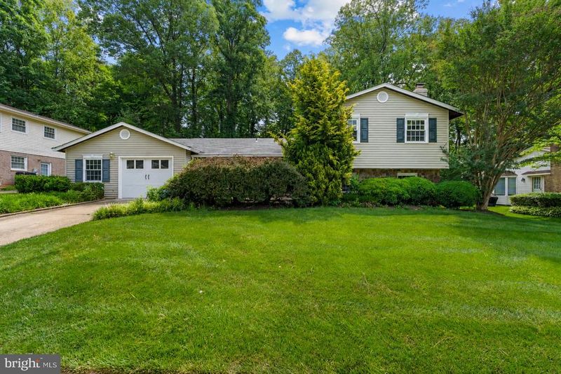 5015 Gadsen Dr, Fairfax, VA 22032