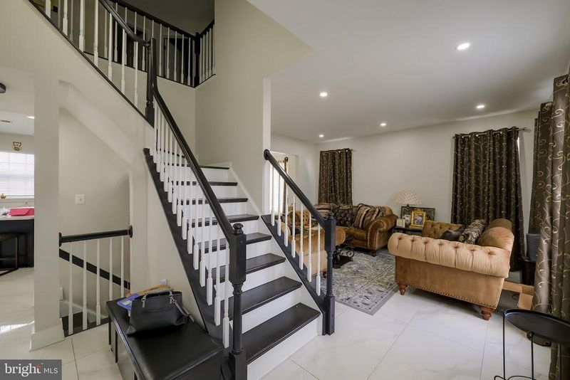 601 Crossover Ct, Frederick, MD 21703
