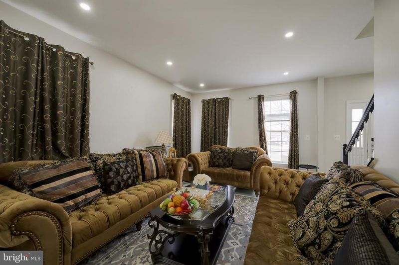 601 Crossover Ct, Frederick, MD 21703