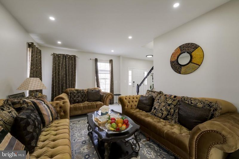 601 Crossover Ct, Frederick, MD 21703