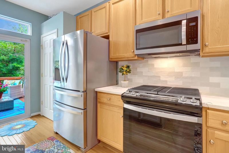6138 Cinnamon Ct, Alexandria, VA 22310
