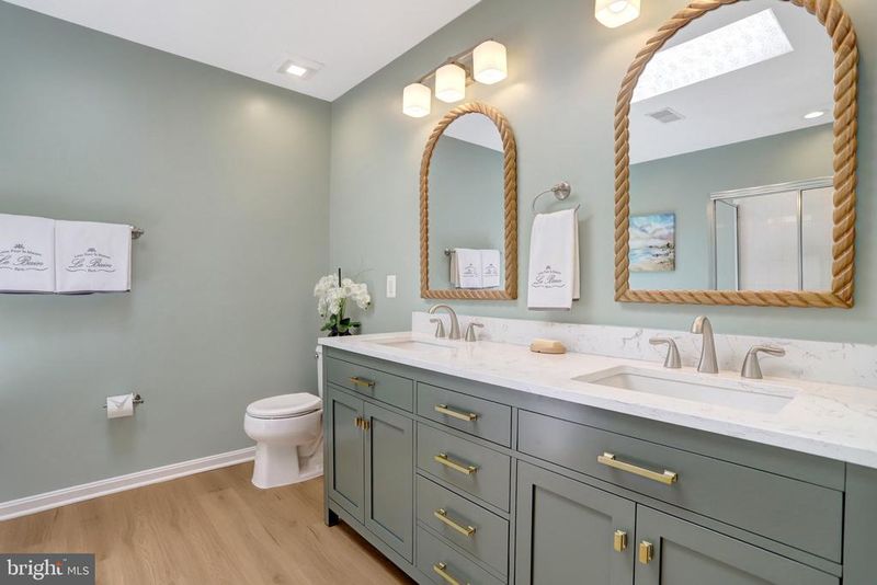 6138 Cinnamon Ct, Alexandria, VA 22310