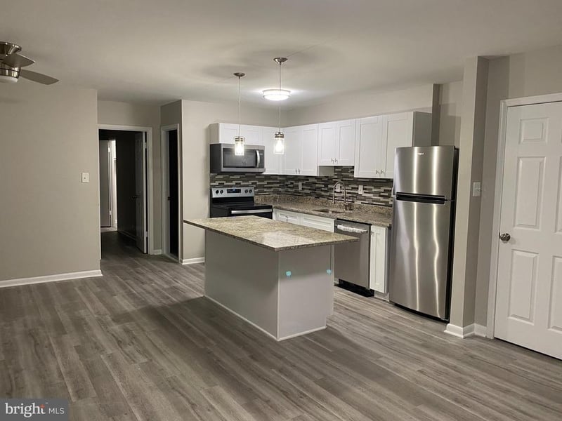 6220 Edsall Rd #401, Alexandria, VA 22312