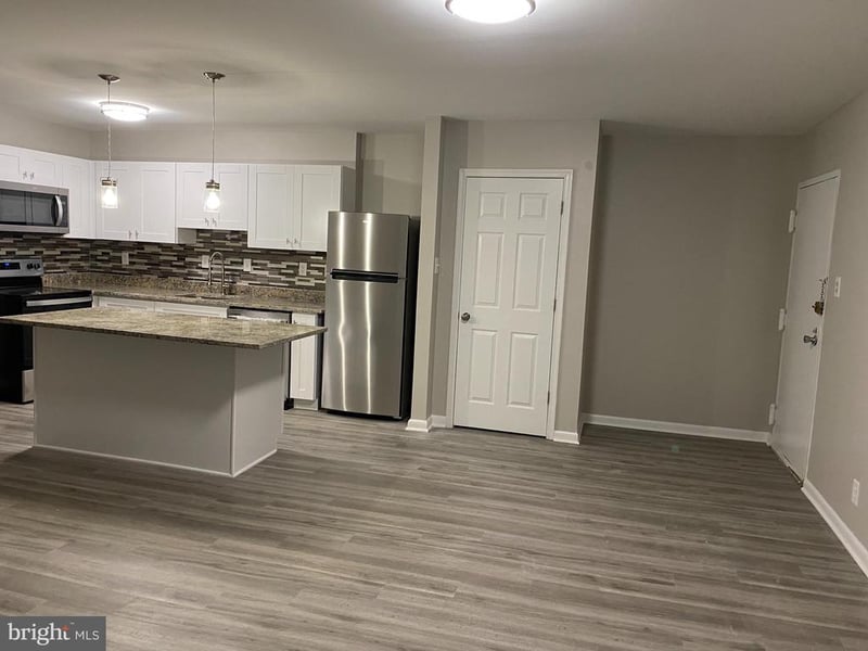 6220 Edsall Rd #401, Alexandria, VA 22312