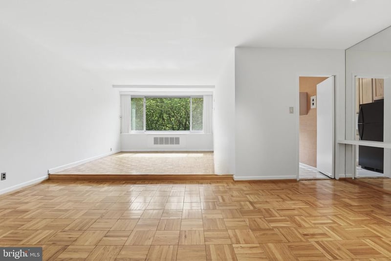 4200 Cathedral Ave NW #812, Washington, DC 20016