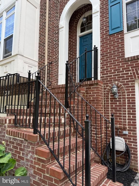 5936 Halpine Rd, Rockville, MD 20851