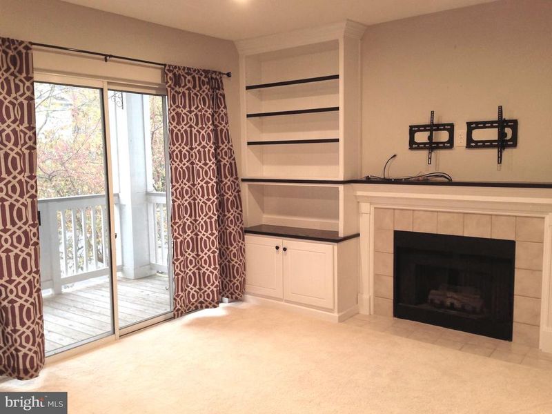 20311 Beechwood Ter #200, Ashburn, VA 20147