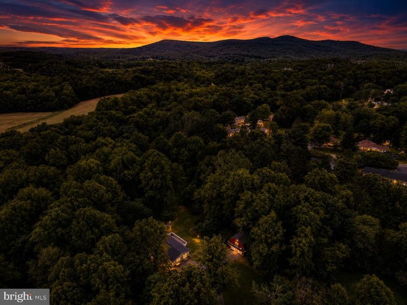 8323 Sharon Dr, Frederick, MD 21704