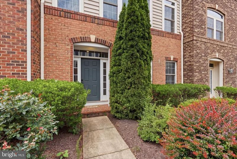 24643 Red Lake Ter, Sterling, VA 20166