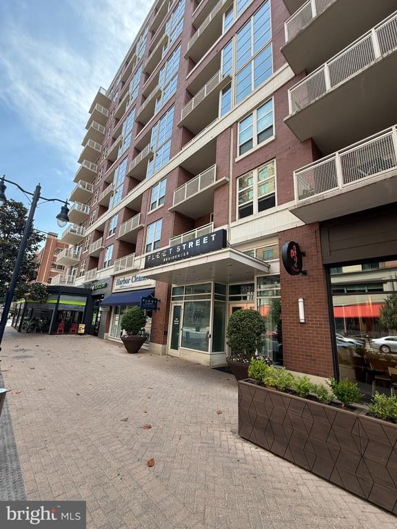 157 Fleet St #411, Oxon Hill, MD 20745