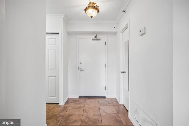 5501 Seminary Rd #106S, Falls Church, VA 22041