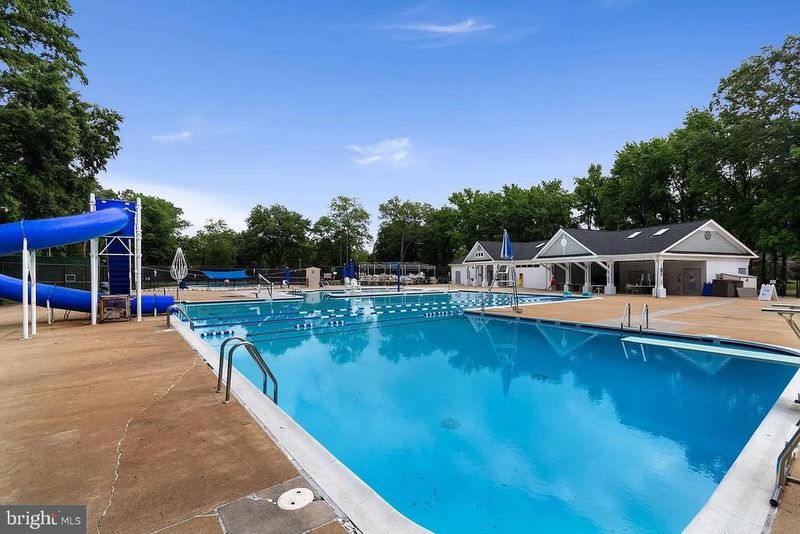1104 Alden Rd, Alexandria, VA 22308