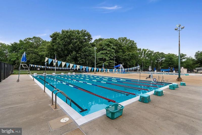 1104 Alden Rd, Alexandria, VA 22308
