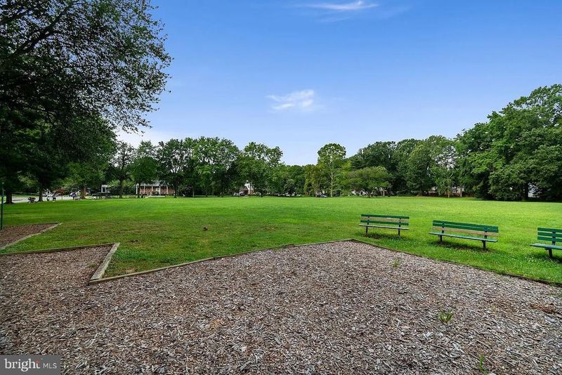 1104 Alden Rd, Alexandria, VA 22308