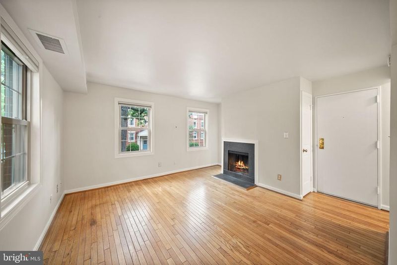 1311 E Abingdon Dr #4, Alexandria, VA 22314