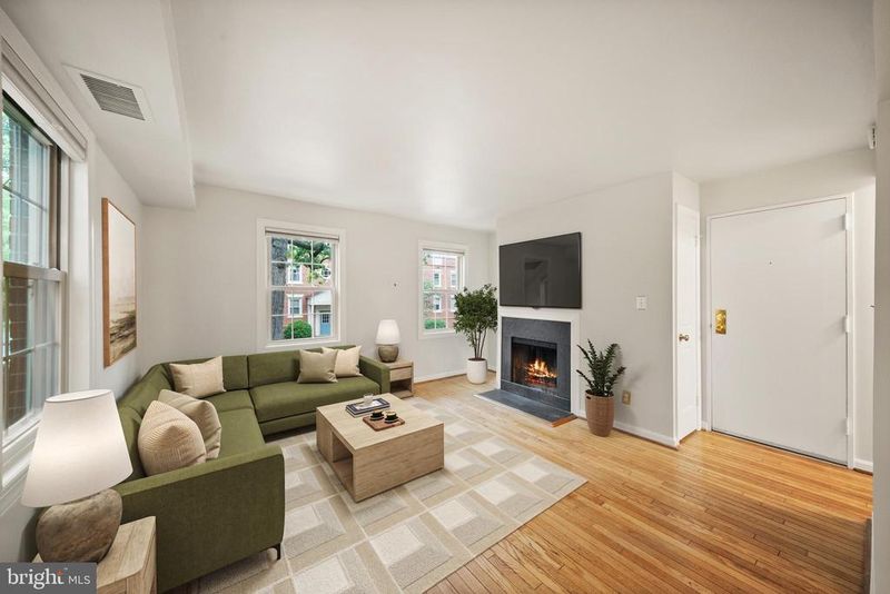 1311 E Abingdon Dr #4, Alexandria, VA 22314
