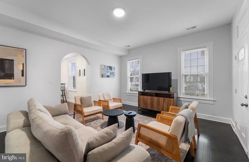 4201 East West Hw, Hyattsville, MD 20782