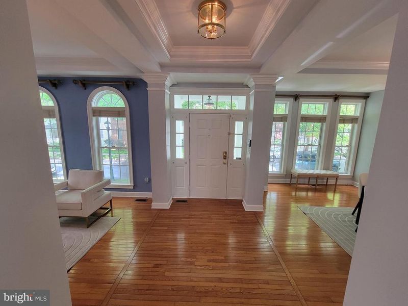 217 Watkins Cir, Rockville, MD 20850