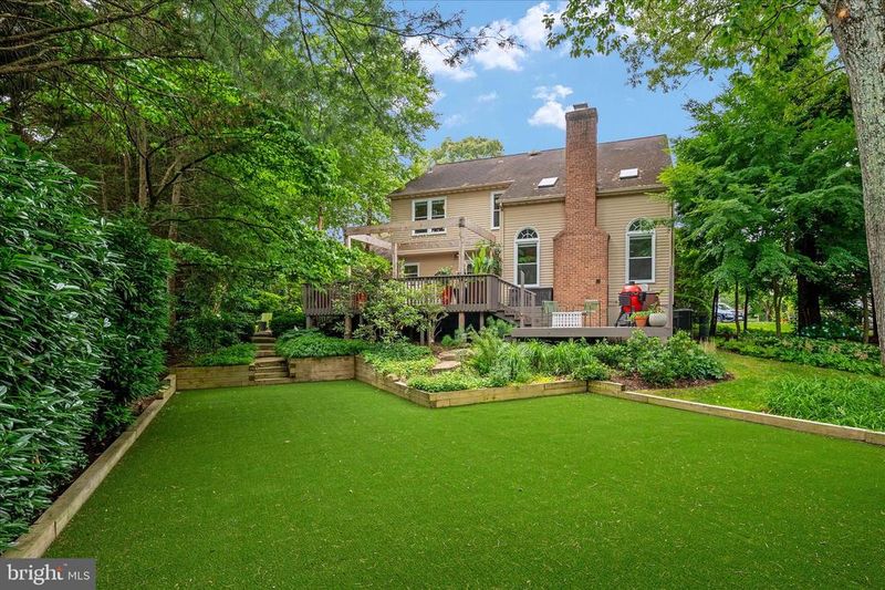 8391 Vineland Ct, Millersville, MD 21108